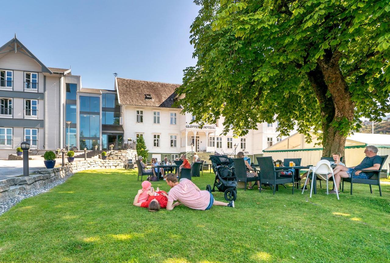Gloppen Hotell - By Classic Norway Hotels Сандане Екстериор снимка